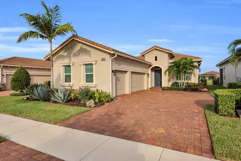 8822 SW Montova Way, Port Saint Lucie, FL 34987