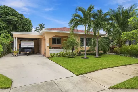 330 Cornell Dr, Lake Worth Beach, FL 33460