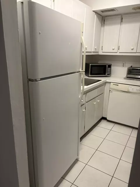 2400 NE 33rd Ave #202, Fort Lauderdale, FL 33305