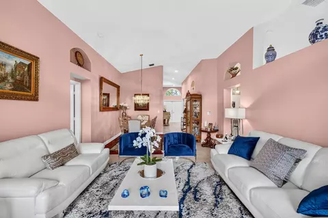 5670 Swaying Palm Ln, Boynton Beach, FL 33437