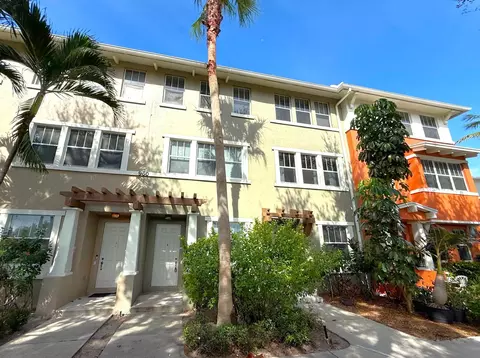 960 Millbrae Ct #4, West Palm Beach, FL 33401