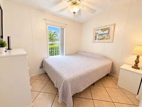 Bedroom - 3580 SE 6th Ter, Okeechobee, FL 34974 photo 2 of 2