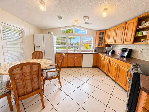 Kitchen - 3580 SE 6th Ter, Okeechobee, FL 34974 photo 1 of 1