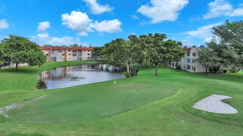 9301 Sunrise Lakes Blvd #207, Sunrise, FL 33322