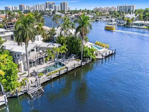 2880 NE 24th Pl, Fort Lauderdale, FL 33305