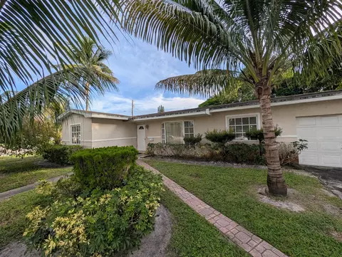 3400 NW 24th St, Lauderdale Lakes, FL 33311