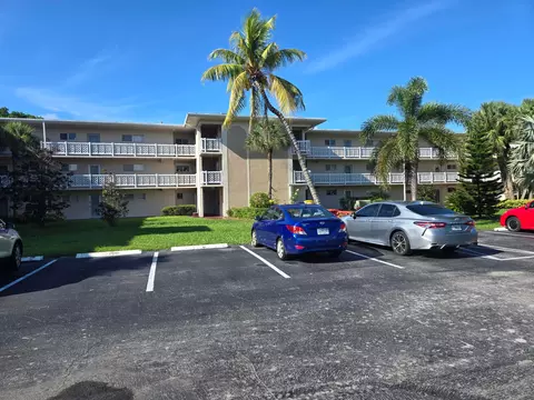 2682 Garden Dr S #304, Lake Worth, FL 33461