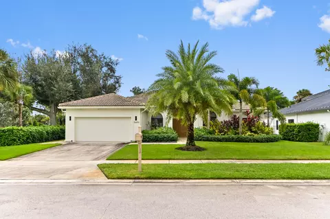 15490 Whispering Willow Dr, Wellington, FL 33414