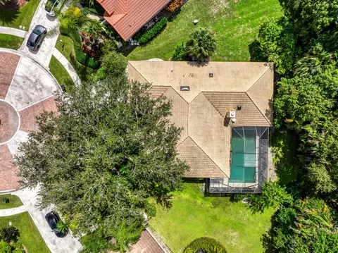 9260 Cypress Hollow Dr, Palm Beach Gardens, FL 33418