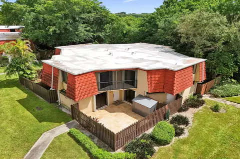 22970 Oxford Pl #A, Boca Raton, FL 33433
