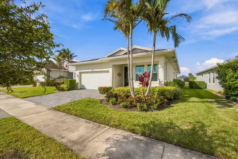 791 SE Woodbine Rd, Port Saint Lucie, FL 34984