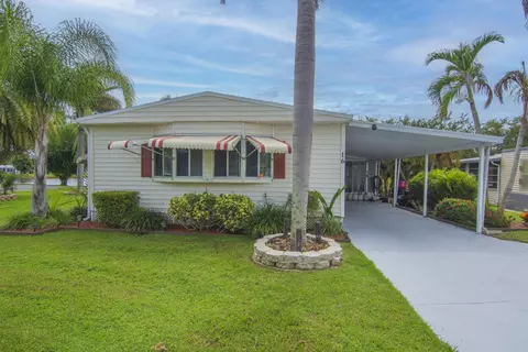 16 Santa Maria Ct, Port Saint Lucie, FL 34952