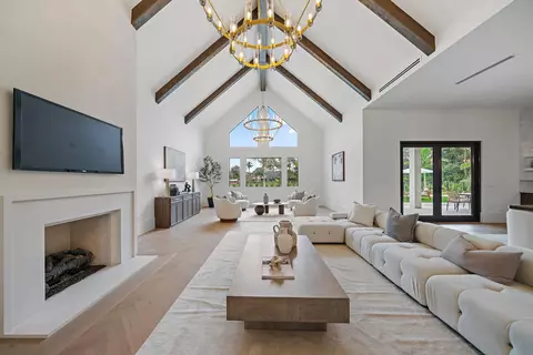 Living - 9535 Sandy Run Rd, Jupiter, FL 33478 photo 2 of 8