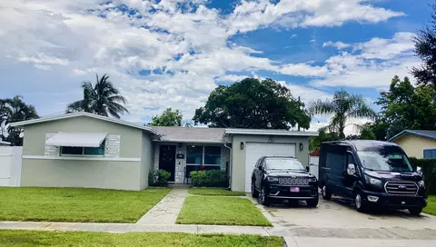 720 SW 69th Ave, Pembroke Pines, FL 33023