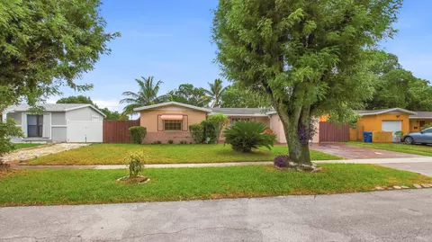 4460 NW 24th St, Lauderhill, FL 33313
