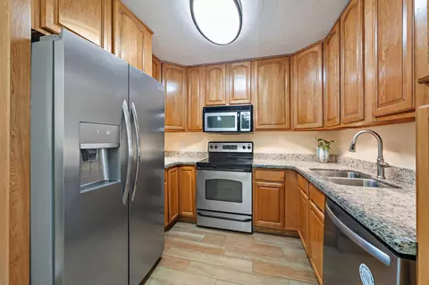 Kitchen - 171 Banyan Cir, Jupiter, FL 33458 photo 1 of 2