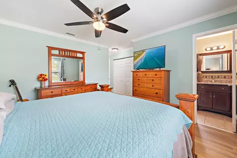 Bedroom - 171 Banyan Cir, Jupiter, FL 33458 photo 2 of 3