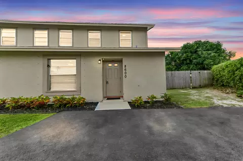 8600 Uranus Ter, West Palm Beach, FL 33403