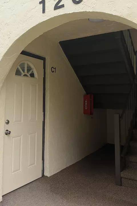120 Lake Pine Cir #C-1, Greenacres, FL 33463