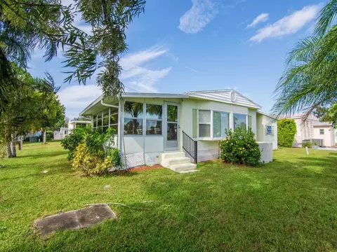7 La Paloma Ln, Port Saint Lucie, FL 34952