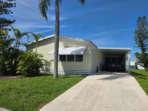 77 Mediterranean Blvd E, Port Saint Lucie, FL 34952