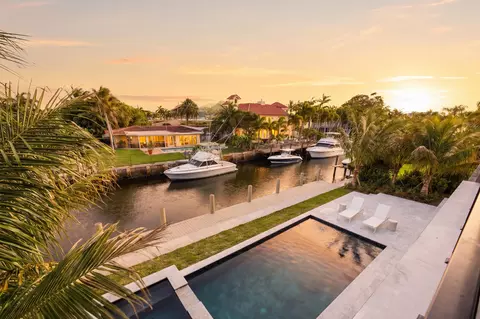 View/Area - 2360 NE 49th St, Lighthouse Point, FL 33064 photo 2 of 4