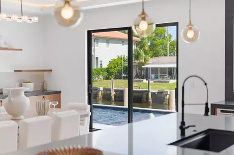 Dining - 2360 NE 49th St, Lighthouse Point, FL 33064 photo 6 of 6