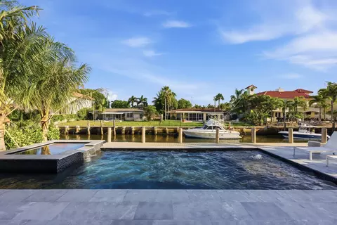 Exterior - 2360 NE 49th St, Lighthouse Point, FL 33064 photo 11 of 13