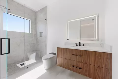 Bath - 2360 NE 49th St, Lighthouse Point, FL 33064 photo 9 of 11