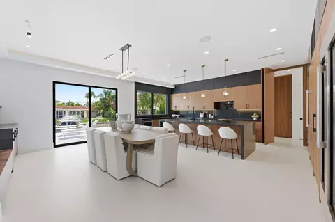 Dining - 2360 NE 49th St, Lighthouse Point, FL 33064 photo 1 of 6