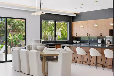 Dining - 2360 NE 49th St, Lighthouse Point, FL 33064 photo 2 of 6