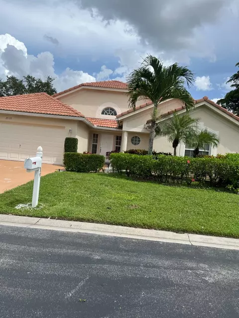2519 Egret Lake Dr, Greenacres, FL 33413