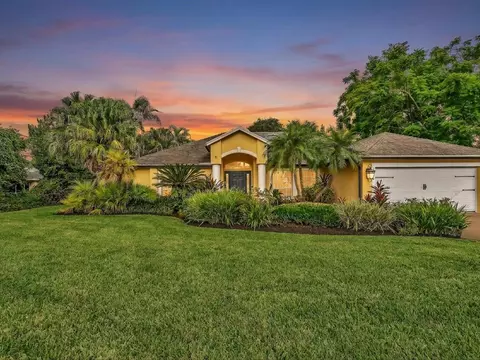 1918 SW Bellevue Ave, Port Saint Lucie, FL 34953