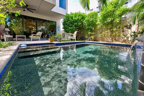 930 NE 16th Ave, Fort Lauderdale, FL 33304