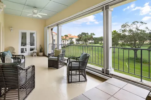 5040 Harmony Cir #203, Vero Beach, FL 32967