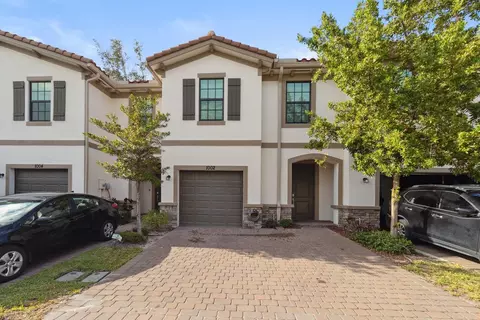1002 Sweet Briar Ln, Riviera Beach, FL 33410