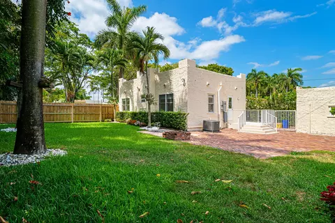 813 Avon Rd, West Palm Beach, FL 33401