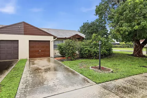 8501 Blue Cypress Dr, Lake Worth, FL 33467