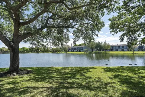 1177 NW 98th Ter #132, Pembroke Pines, FL 33024