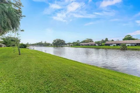 83 Wood Rose Ct, Royal Palm Beach, FL 33411