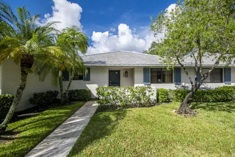 208 Club Dr, Palm Beach Gardens, FL 33418