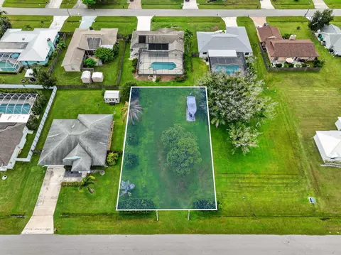 642 SE Tanner Ave, Port St Lucie, FL 34984
