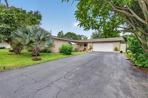 167 NW 49th Ave, Plantation, FL 33317