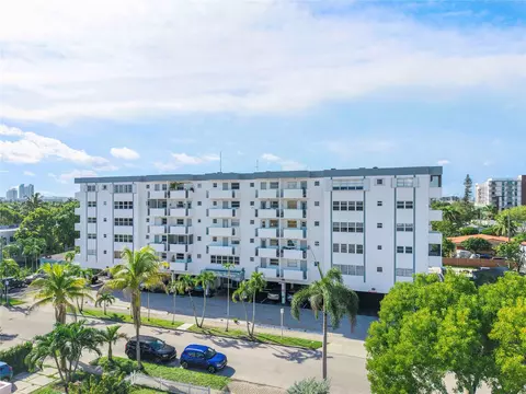1720 Jefferson St #212, Hollywood, FL 33020