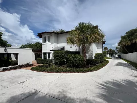 1009 S Indian River Dr, Fort Pierce, FL 34950