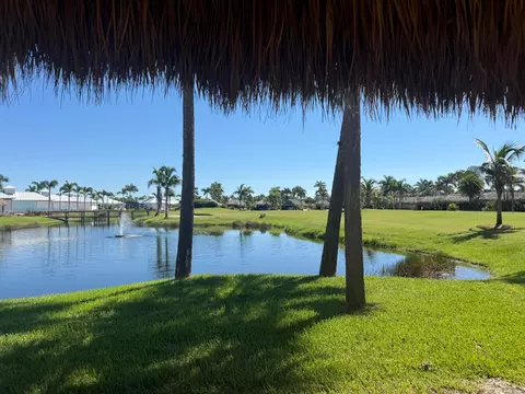 353 NW Foursome Ln, Port St Lucie, FL 34986