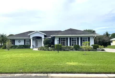 4391 Gator Trace Ln, Fort Pierce, FL 34982