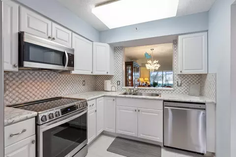 6096 Huntwick Ter #206, Delray Beach, FL 33484