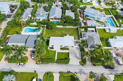 View/Area - 3437 Palm Ct, Jupiter, FL 33469 photo 3 of 8