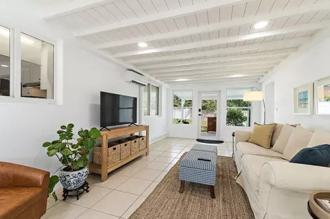 Living - 3437 Palm Ct, Jupiter, FL 33469 photo 5 of 7